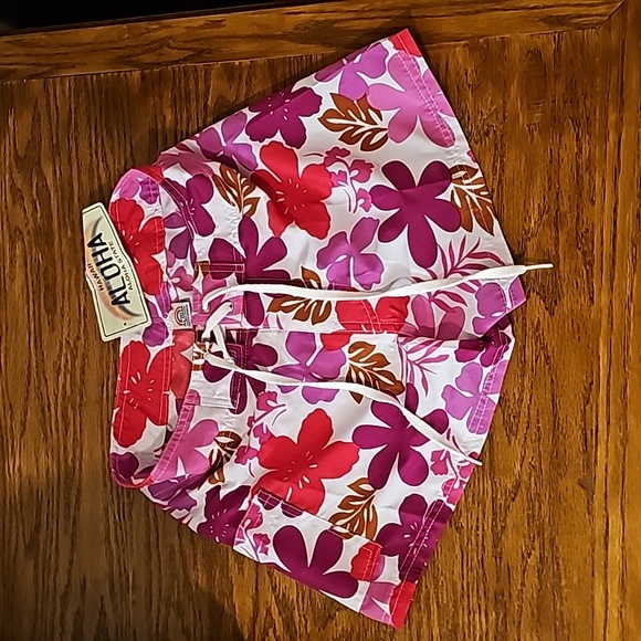 Aloha ladie's boardshort size small (multi-colored) NWT - Picture 7 of 7